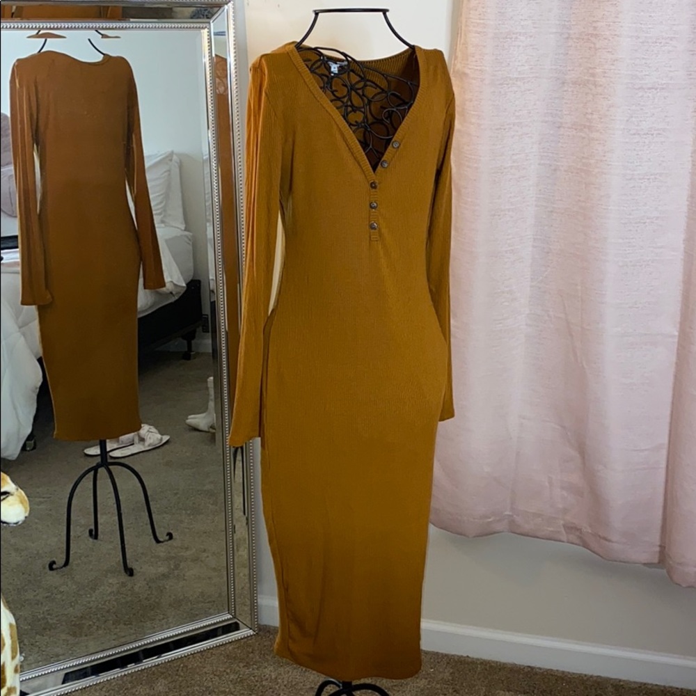 BNWT FASHION NOVA MIDI DRESS